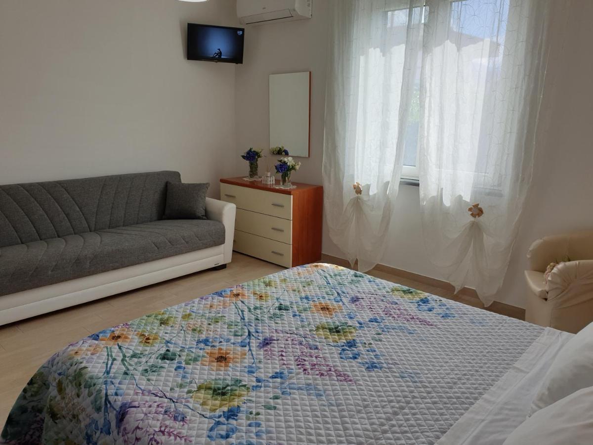 B&B Villa Rosa SantʼAntonio Abate Екстериор снимка