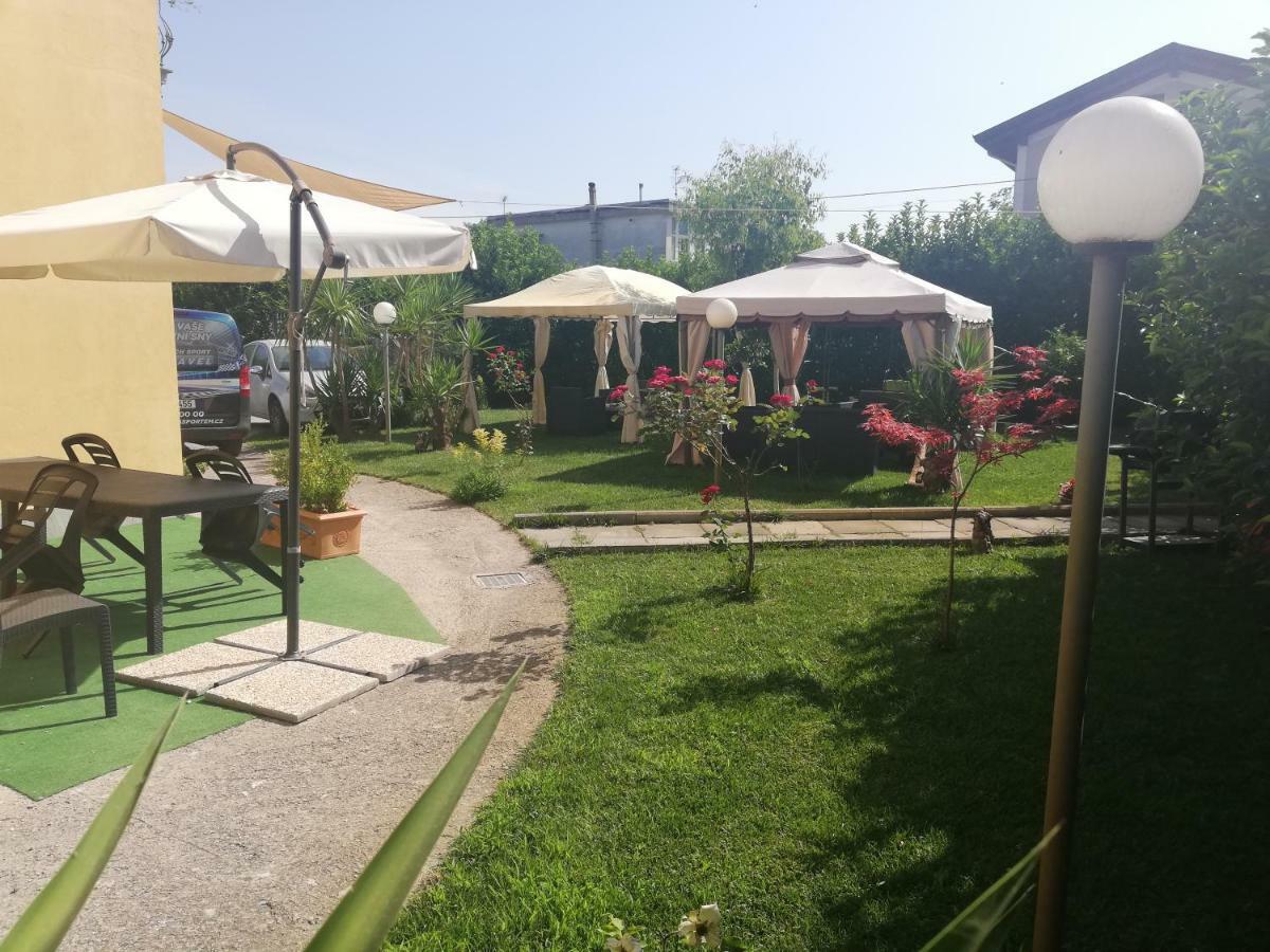 B&B Villa Rosa SantʼAntonio Abate Екстериор снимка